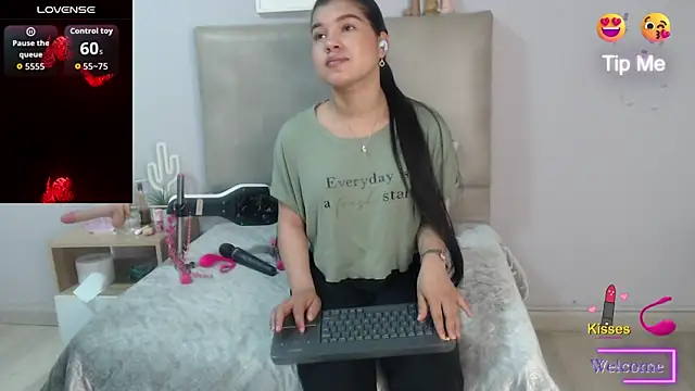 Snapshot of SophiaMeyerst chatting on July 2026 02:54:01 PM SophiaMeyerst online show from July 2026 02:54:01 PM