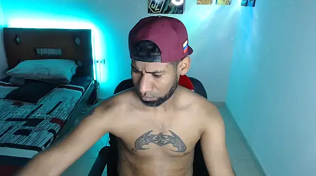 Enriblack92 online show from December 2024 06:53:01 PM