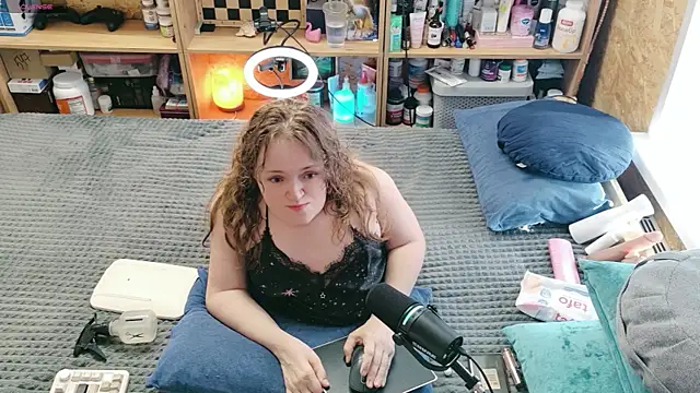 MiniNatalie online show from April 2026 10:35:02 AM