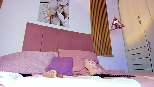 mia nevaeh online show from May 2026 08:30:01 AM