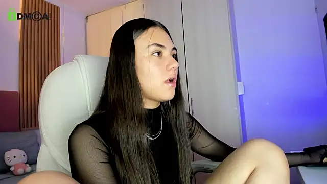 mia nevaeh online show from June 2026 08:45:02 PM