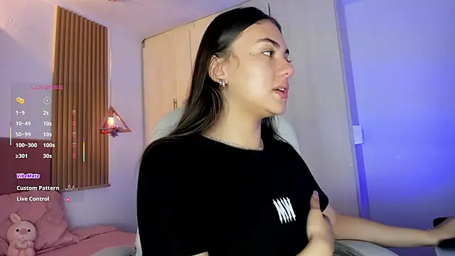 mia nevaeh online show from July 2026 08:44:01 PM
