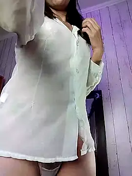 Snapshot of MaryannG chatting on March 2025 03:15:01 AM MaryannG online show from March 2025 03:15:01 AM