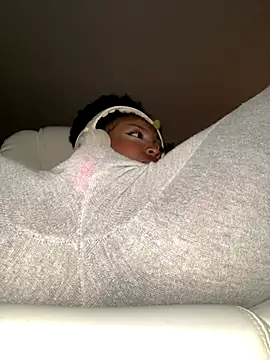 Snapshot of KimiAqua chatting on November 2025 10:03:02 PM KimiAqua online show from November 2025 10:03:02 PM