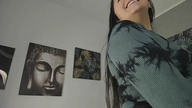 Kathia Morelli online show from April 2026 11:43:01 AM