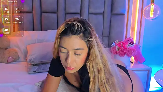 Snapshot of elianabrown chatting on July 2026 03:23:01 AM elianabrown online show from July 2026 03:23:01 AM