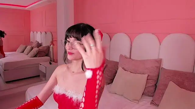 emilly williams  online show from December 2024 08:14:02 PM