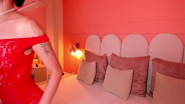 emilly williams  online show from February 2025 05:04:01 PM