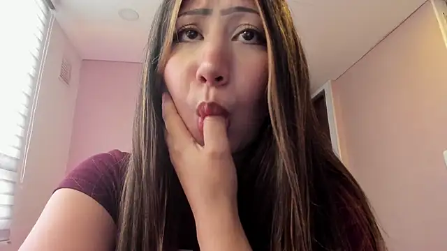 I am tori online show from April 2026 10:01:02 PM