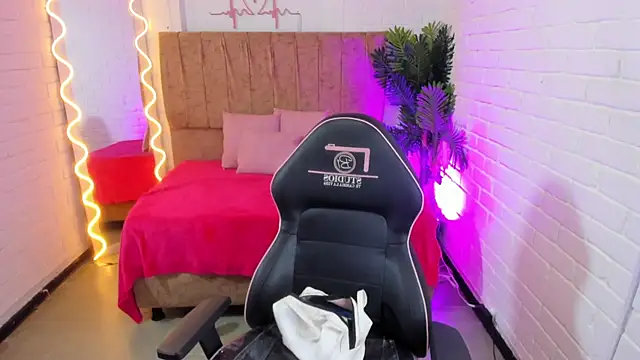 Chiara tay online show from October 2025 07:14:02 PM