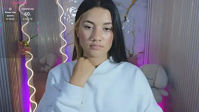 Chiara tay online show from April 2026 07:11:02 PM