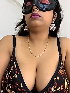 Snapshot of Lovley_Eesha chatting on April 2026 05:30:02 PM Lovley Eesha online show from April 2026 05:30:02 PM