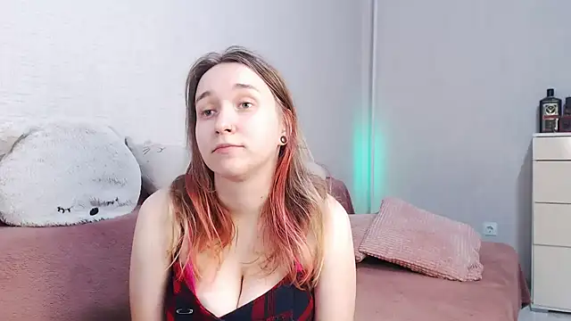 Snapshot of lovely_hayley chatting on June 2026 09:27:01 PM lovely hayley online show from June 2026 09:27:01 PM