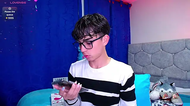 OwenBluee online show from December 2024 10:55:02 PM