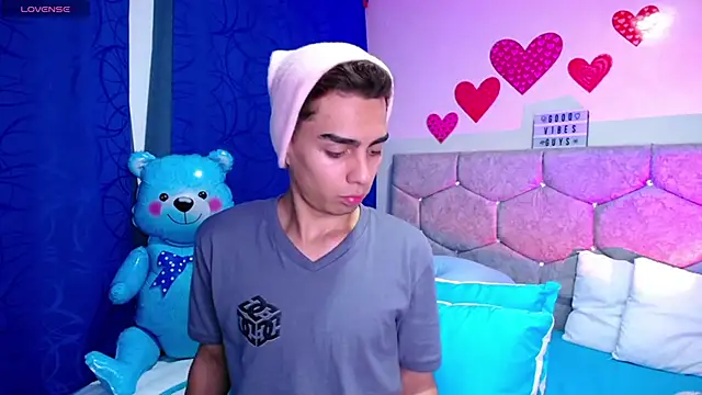 OwenBluee online show from February 2025 06:15:02 AM