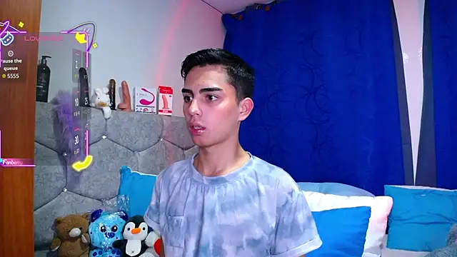 OwenBluee online show from September 2025 10:57:02 PM