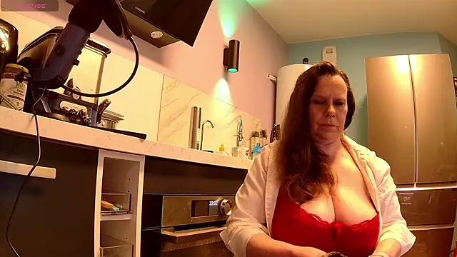 Endrocleia online show from April 2026 08:02:02 PM