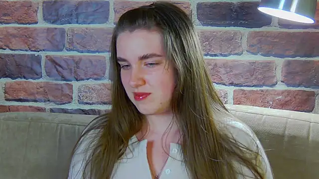 Snapshot of Sofia_Hugs chatting on April 2026 05:45:02 PM Sofia Hugs online show from April 2026 05:45:02 PM