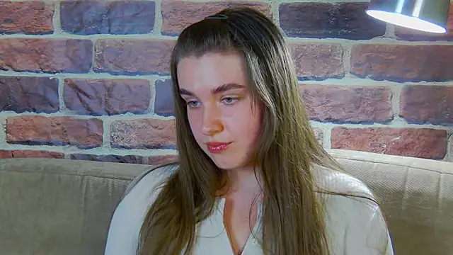 Snapshot of Sofia_Hugs chatting on April 2026 06:10:01 PM Sofia Hugs online show from April 2026 06:10:01 PM