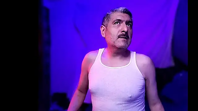 Snapshot of BushBator chatting on March 2026 08:11:01 AM BushBator online show from March 2026 08:11:01 AM