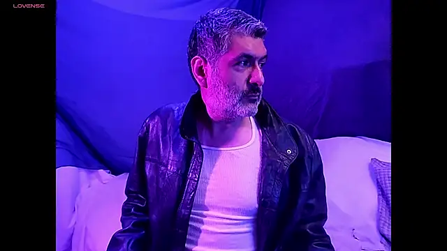 Snapshot of BushBator chatting on March 2026 07:47:02 AM BushBator online show from March 2026 07:47:02 AM