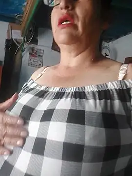 clarita 01 online show from April 2026 12:38:01 PM