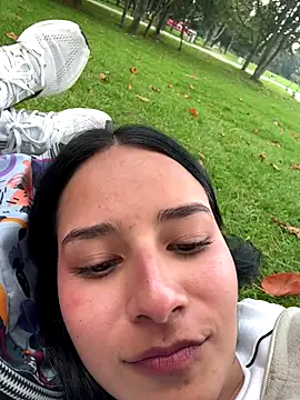  vaness online show from December 2025 06:25:02 PM