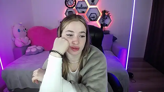 SabrinViolet online show from April 2026 08:04:02 AM