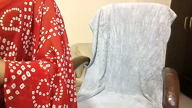Queenhimanshi online show from July 2026 05:27:01 PM