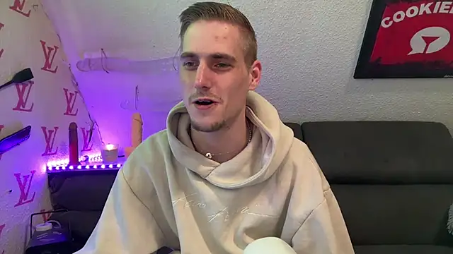 Cookieboy88 online show from April 2026 05:39:02 PM