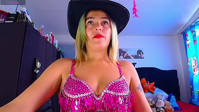 lacolombia   online show from June 2026 07:51:02 PM