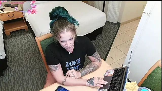 the naked siren online show from September 2025 05:18:02 AM