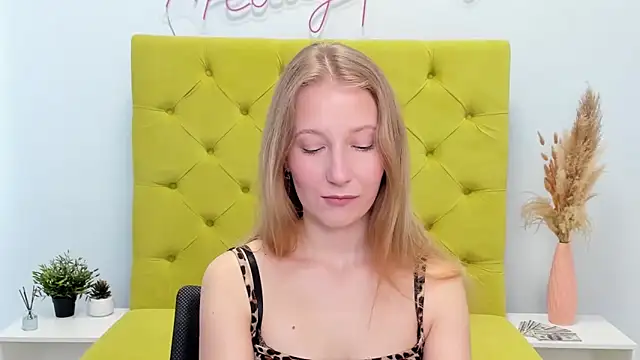 LolaWilsons online show from April 2026 06:25:02 AM