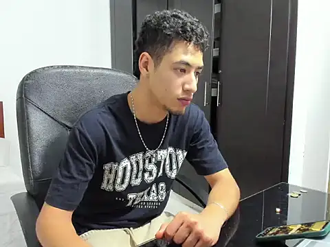 Snapshot of Chandler_ken chatting on October 2025 01:18:01 AM Chandler ken online show from October 2025 01:18:01 AM