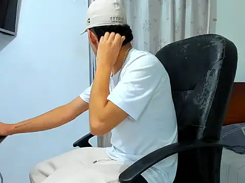 Snapshot of Chandler_ken chatting on December 2025 01:44:01 AM Chandler ken online show from December 2025 01:44:01 AM