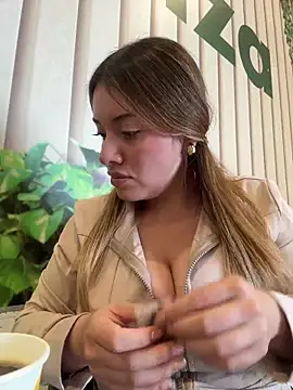Snapshot of valery_mora chatting on July 2026 08:08:01 PM valery mora online show from July 2026 08:08:01 PM