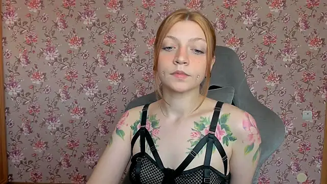 Snapshot of Lolly_Haze chatting on June 2026 04:13:02 AM Lolly Haze online show from June 2026 04:13:02 AM