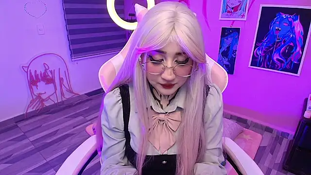 Snapshot of Miwa_violet chatting on June 2026 05:31:01 AM Miwa violet online show from June 2026 05:31:01 AM