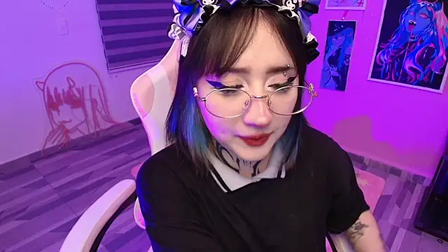 Snapshot of Miwa_violet chatting on July 2026 01:52:01 AM Miwa violet online show from July 2026 01:52:01 AM