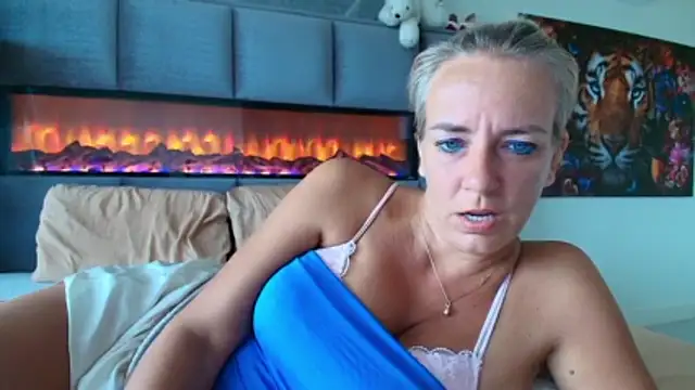 Snapshot of Wendysexyx chatting on June 2026 12:51:02 PM Wendysexyx online show from June 2026 12:51:02 PM