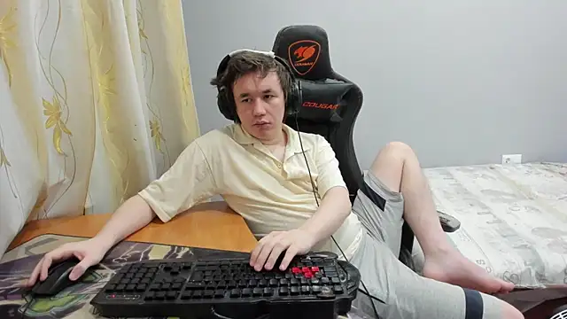 iliaskrislove online show from February 2026 07:10:01 PM