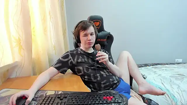 iliaskrislove online show from April 2026 03:47:01 AM