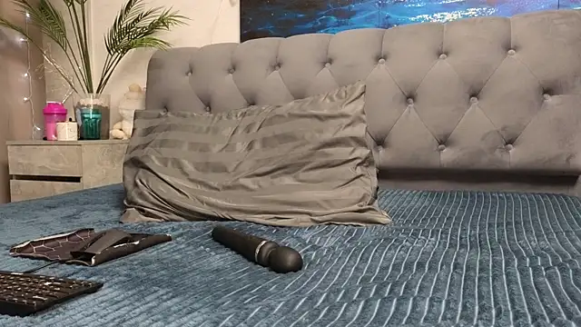 Strip-Lady online show from April 2026 02:56:01 PM