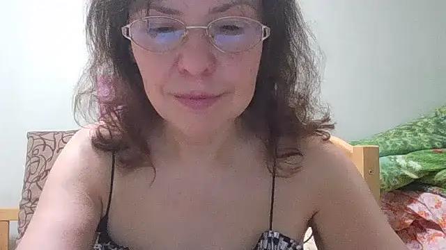 HollyJewel online show from June 2026 07:20:01 PM