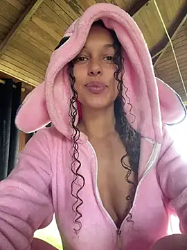 Snapshot of Rati_Curly chatting on February 2026 01:28:02 PM Rati Curly online show from February 2026 01:28:02 PM