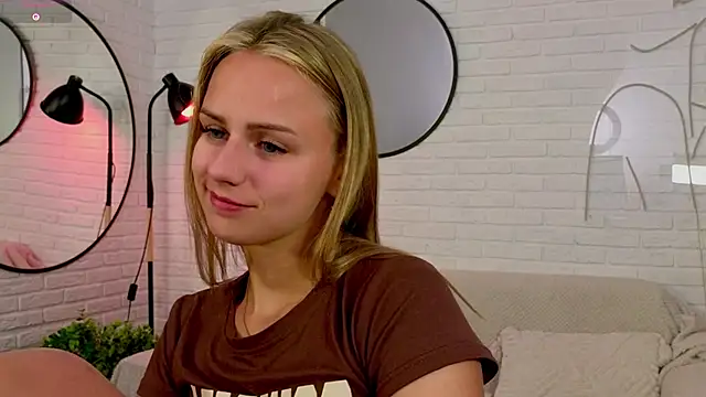 Snapshot of Wendy_D0ll chatting on March 2026 09:42:02 PM Wendy D0ll online show from March 2026 09:42:02 PM