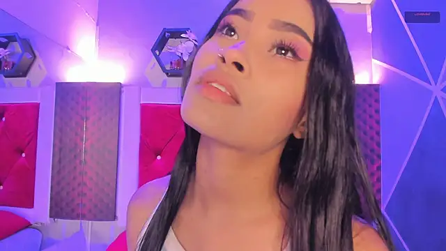 Karoll014 online show from April 2026 12:11:02 PM