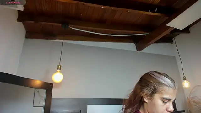 SaraaJhonsonn online show from April 2026 02:36:02 PM