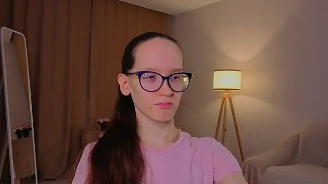 BettyBrowni online show from March 2026 04:04:01 PM