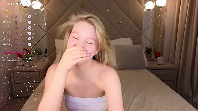 Snapshot of Sarra_Cooper chatting on January 2025 04:43:01 AM Sarra Cooper online show from January 2025 04:43:01 AM